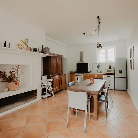Le De Bresteau Holiday home *
